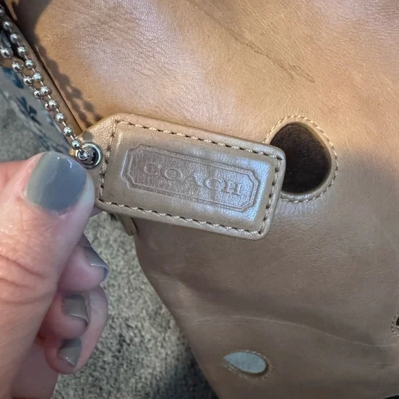 Coach Limited Edition Polkadot shoulder bag. - Picture 14 of 14